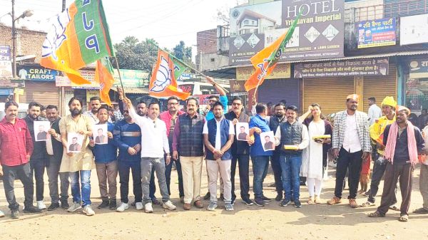 नितिन नबीन के भाजपा राष्ट्रीय अध्यक्ष बनने पर जशपुर में जश्न, कार्यकर्ताओं ने जताई खुशी