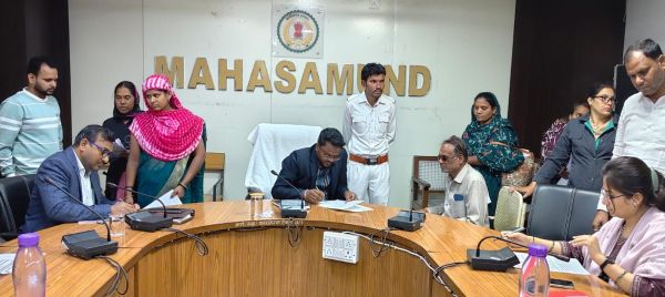 सीईओ ने जन चौपाल में सुनीं समस्याएं