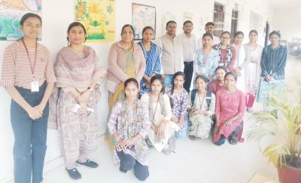 वैज्ञानिकीय गतिविधियों पर पोस्टर स्पर्धा,  प्रीति साहू ने मारी बाजी