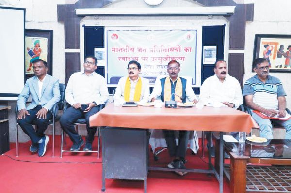 स्वच्छ, सुंदर व आरोग्य शहर बनाने में सभी का सहयोग महत्वपूर्ण-महापौर