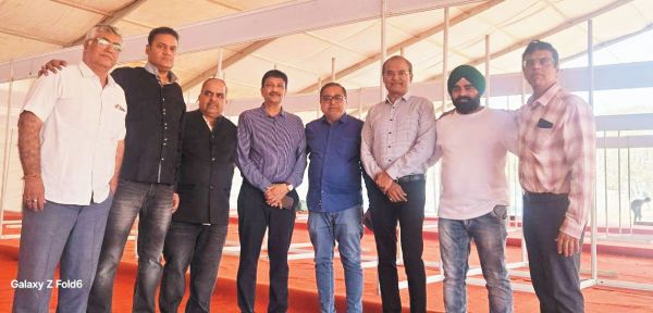 चेम्बर के व्यापारियों ने स्वदेशी मेले का किया निरीक्षण