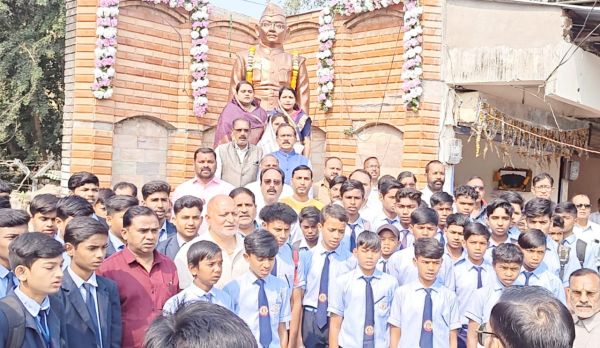 कुरूद प्रेस क्लब ने मनाई नेताजी की जयंती