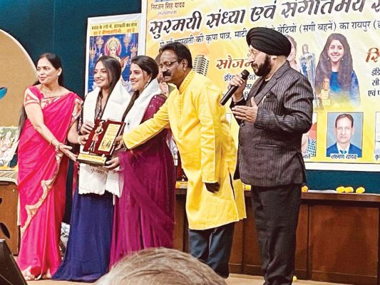 भागवतुला सिस्टर्स की प्रस्तुति से सजी सुरमई शाम