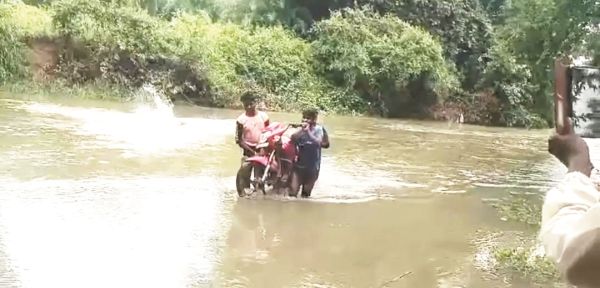 26 तक पुल निर्माण को लेकर ठोस कदम नहीं उठाए तो 27 से उग्र आंदोलन करेंगे कोकड़ी वाले