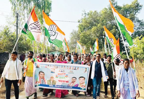 मनरेगा बचेगा तभी मज़दूर बचेगा के नारे के साथ 10 किमी पदयात्रा