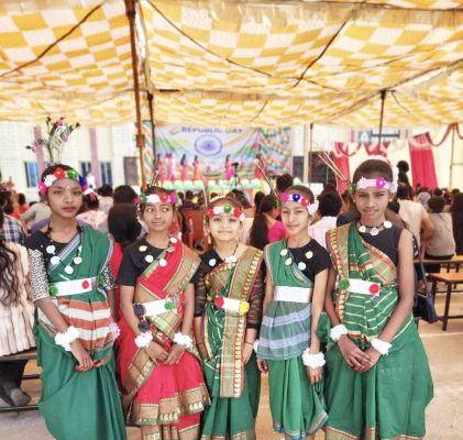 द्रोणाचार्य पब्लिक स्कूल में गणतंत्र दिवस  पर सांस्कृतिक कार्यक्रमों की रही धूम