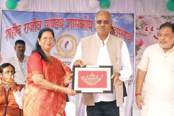 विद्यार्थी बिना तनाव के करें परीक्षा की तैयारी- बृजमोहन