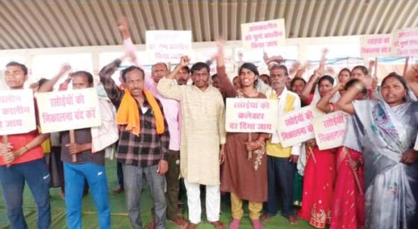 तूता में हड़ताल,दो महिला रसोइयों की दो दिन में मौत