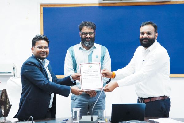 जशपुर बना श्रेष्ठ निर्वाचन जिला, राष्ट्रीय मतदाता दिवस पर सम्मानित