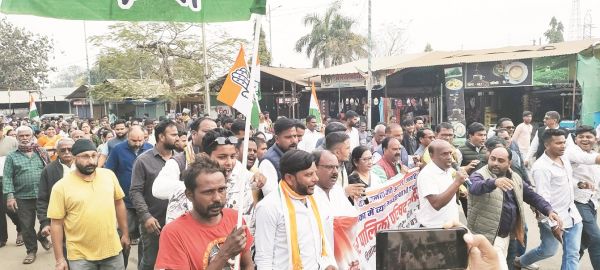 अनियमितताओं के आरोप, कांग्रेसियों ने नपा घेरा