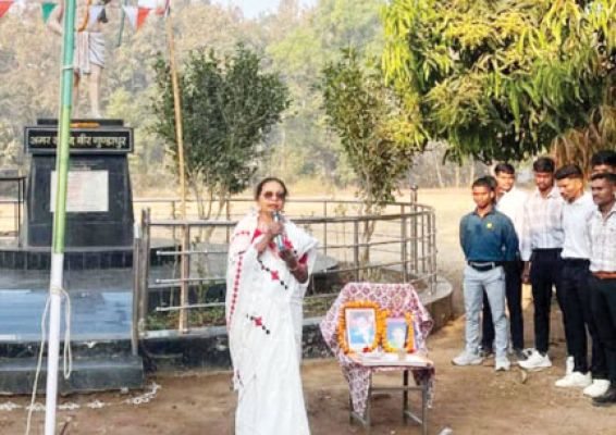 गुण्डाधुर स्नातकोत्तर महाविद्यालय कोंडागांव में ध्वजारोहण