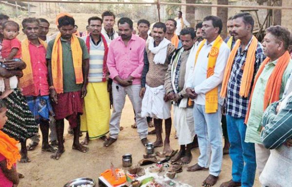 एक परिवार के 13 सदस्यों की घर वापसी