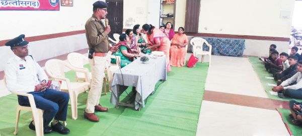 कस्तूरबा महिला मंडल में 150 ने पढ़ा यातायात का पाठ