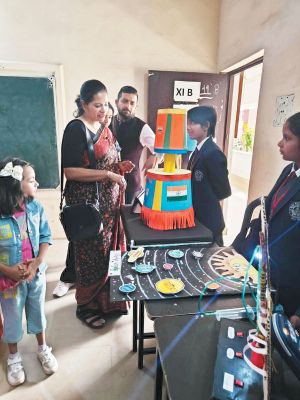 रॉयल किड्स कान्वेंट में फाउंडर्स-डे का आयोजन