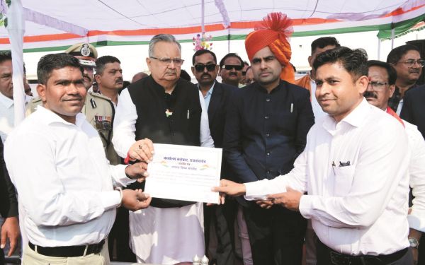 प्रवीण और भूपेन्द्र का सम्मान