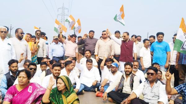 मनरेगा बचाने महात्मा गांधी की पुण्यतिथि  पर कांग्रेस का धरना-प्रदर्शन