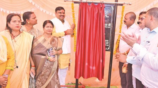 मंत्री ने किया बीटी रिनिवल कार्य का भूमिपूजन