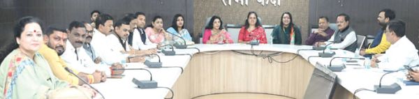 पेयजल संकट से निपटने मेयर ने तत्काल तैयारी प्रारम्भ करने कहा