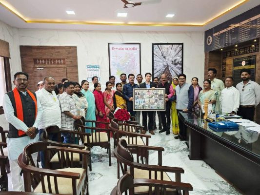 महापौर -भाजपा पार्षदों ने कलेक्टर से की मुलाकात