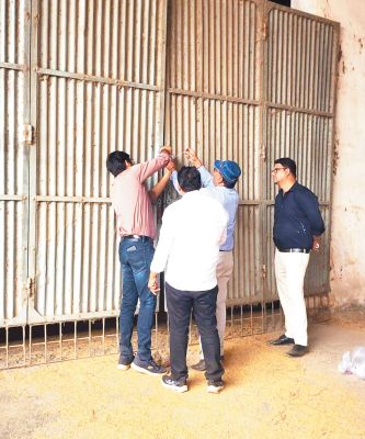 बालोदिया राइस मिल सील भौतिक सत्यापन में सवा 61 हजार बोरा धान कम मिला