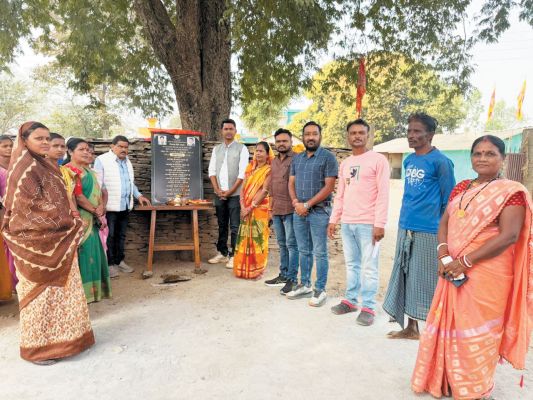 विधायक के हाथों सीसी सडक़ निर्माण का भूमिपूजन