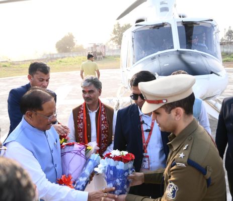 सीएम ने सिरपुर महोत्सव में विभागीय स्टॉल एवं प्रदर्शनी का किया अवलोकन