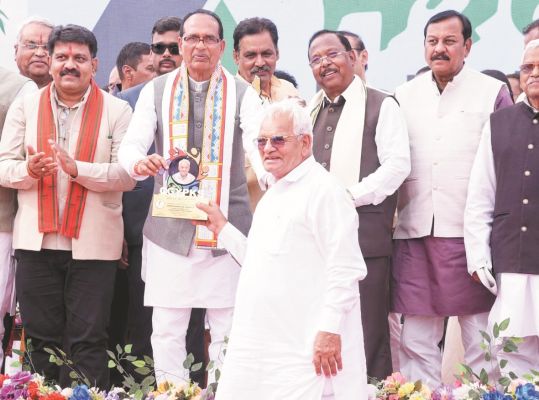 किसानों की खेती को फायदे की खेती बनाएंगे-केन्द्रीय कृषि मंत्री