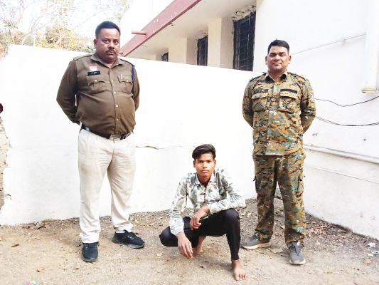 तलवार लहराने वाला  युवक गिरफ्तार