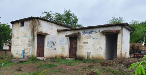 आंगनबाड़ी कार्यकर्ता संघ की जिला अध्यक्ष की सेवामुक्ति पर उठे सवाल