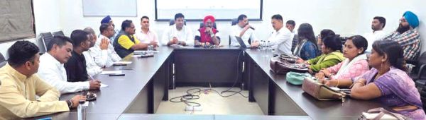 कांग्रेस कनेक्ट सेंटर के पदाधिकारियों की बैठक