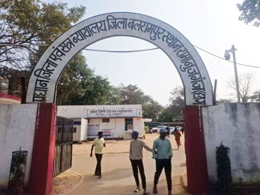  महाविद्यालय की छात्रा से लैंगिक उत्पीडऩ के मामले में पूर्व प्राचार्य दोषसिद्ध, सश्रम कारावास व अर्थदंड की सजा