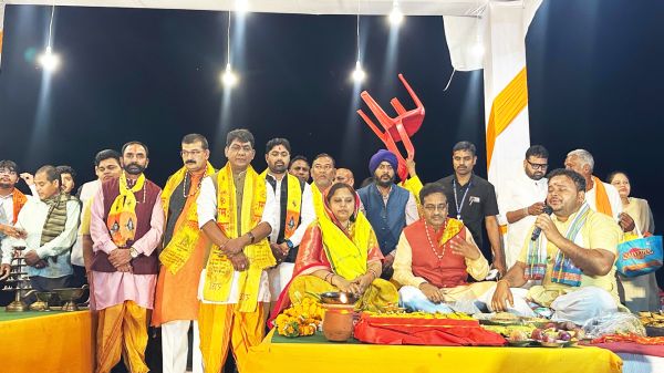 सांसद रूपकुमारी ने की महानदी आरती