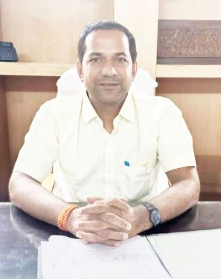 कर्मचारियों से बदसलूकी, हटाए गए प्रभारी कुलसचिव