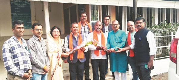 किसान मोर्चा पदाधिकारियों ने किया मंडलों का दौरा