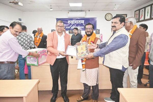 निगम से 8 अफसर-कर्मचारी सेवानिवृत्त