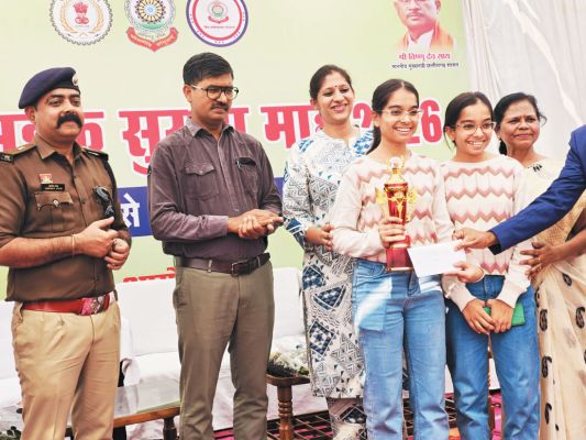 सडक़ सुरक्षा जीवन रक्षा का संकल्प