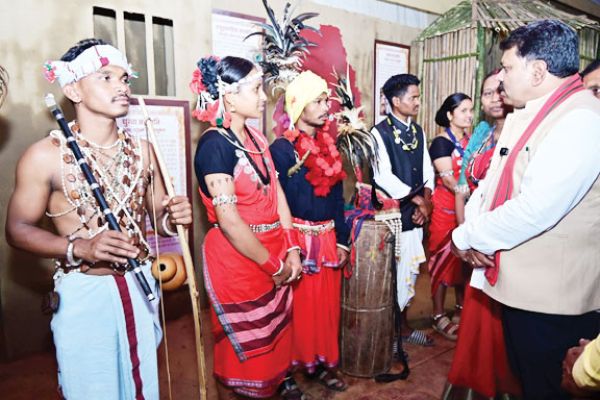 बस्तर पण्डुम की तैयारियों का उप मुख्यमंत्री शर्मा ने लिया जायजा