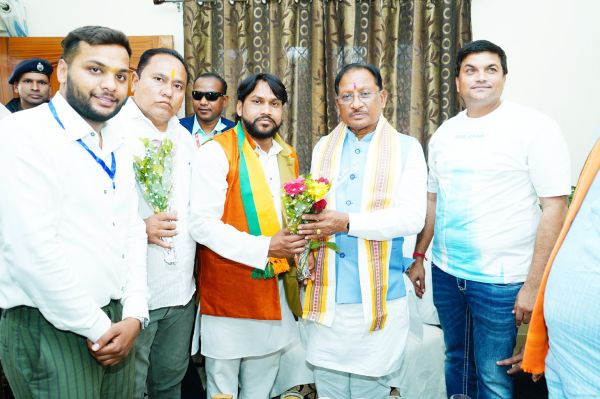 सीएम के दुर्ग आगमन पर भाजपा कार्यकर्ताओं ने किया स्वागत