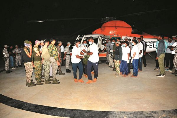 गढ़चिरौली में मारे गए नक्सली  71 लाख के ईनामी थे