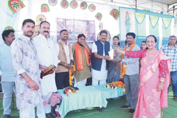 पीएम श्री हरिहर उत्कृष्ट विद्यालय में वार्षिकोत्सव लईका मड़ई