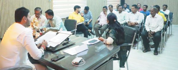 गर्मी से पूर्व जल व्यवस्था सुदृढ़ करने पालिकाध्यक्ष ने ली समीक्षा बैठक