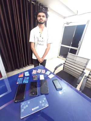 दूसरों का लोन अपने नाम ट्रांसफर करने वाला गिरफ्तार