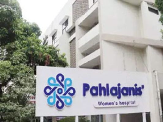 पहलाजानी हॉस्पिटल के खिलाफ एफआईआर, बच्चा बदलने के आरोप में सुप्रीम कोर्ट ने दिए थे निर्देश