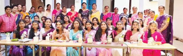 सेजस शा कन्या उ.मा. विद्यालय बचेली में विदाई की गूंज