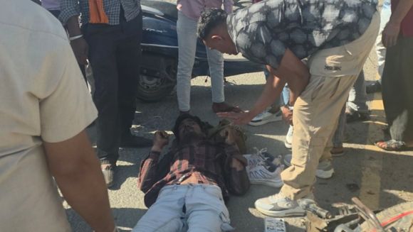 तेज रफ्तार डंपर की टक्कर से युवक की मौत, चालक वाहन छोड़कर फरार