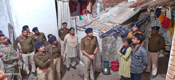 पुलिस ने की असामाजिक तत्वों की चेकिंग