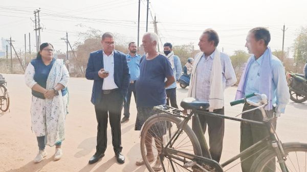 बीपीएल लगाएगी बायोगैस प्लांट, ग्रामीणों से चर्चा