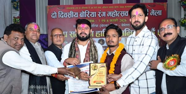 लोक कला-रंग महोत्सव कार्यक्रम में शामिल हुए  छाबड़ा