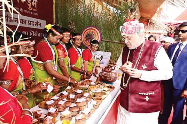  बड़ा और मुर्रा लाडू का केंद्रीय गृह मंत्री ने लिया स्वाद