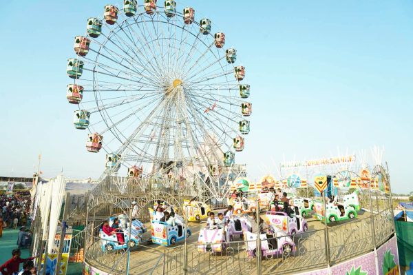 राजिम कुंभ में मीना बाजार की धूम, 10 एकड़ में फैला सबसे बड़ा मनोरंजन केंद्र